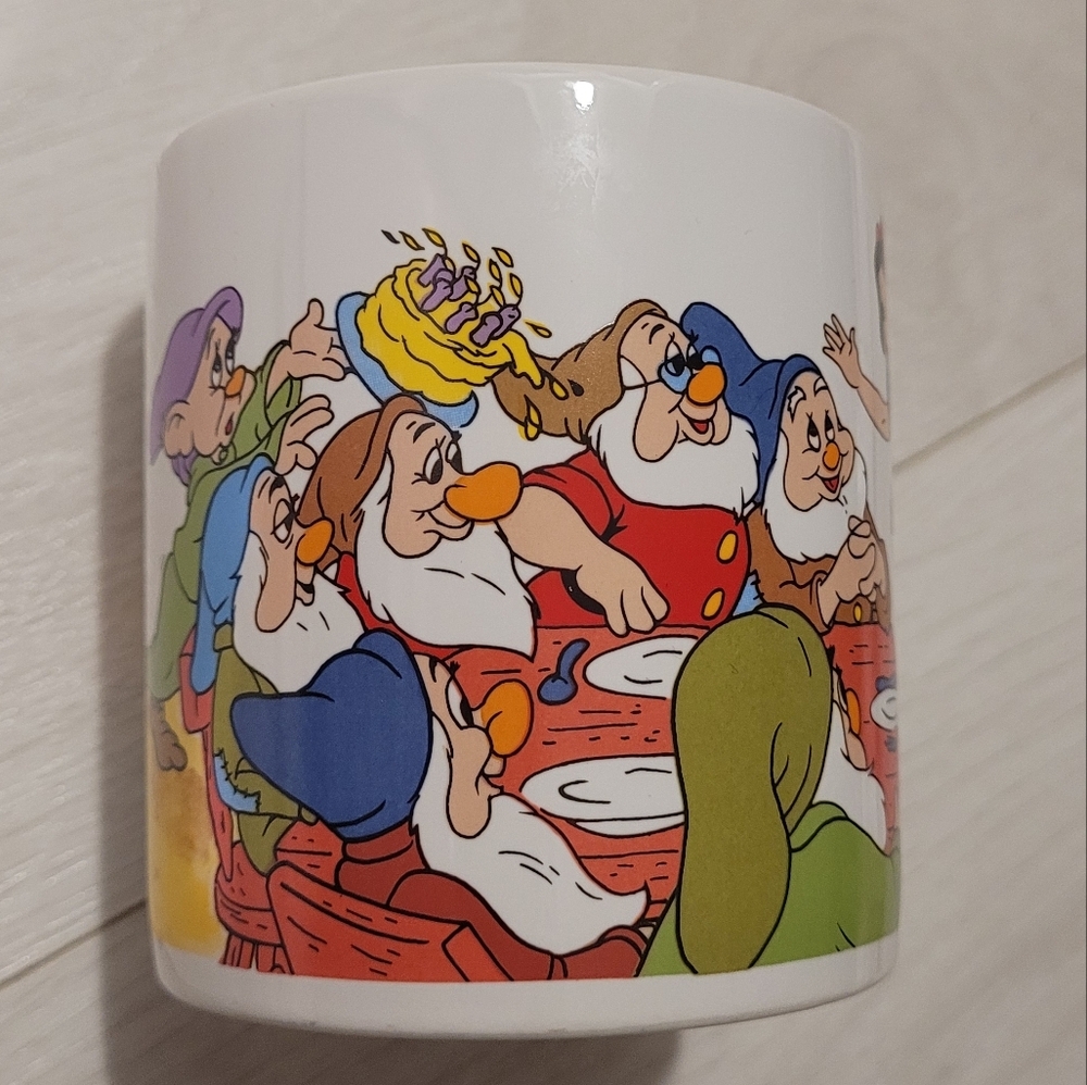 Vintage Walt Disney Snow White & the Seven Dwarfs Mug Cup 1987 50th Anniversary - Picture 2 of 5